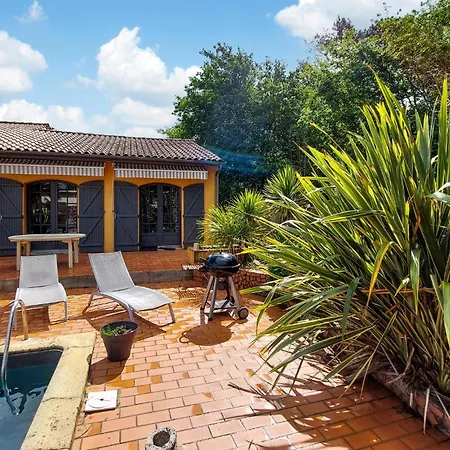 Holiday home Amazing In With Kitchen Le Temple (Gironde)