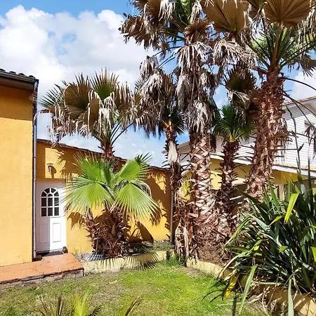 Amazing In With Kitchen Holiday home *